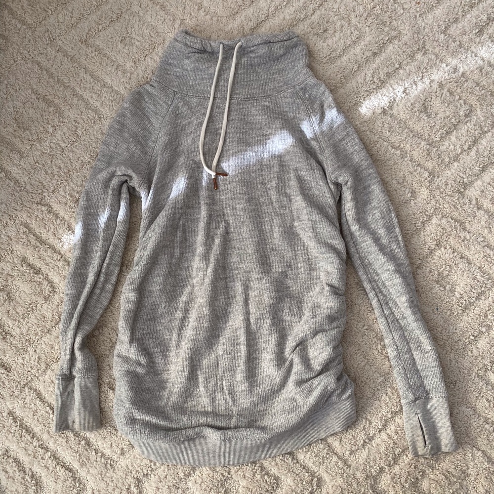 Isabel maternity size small sweat shirt euc